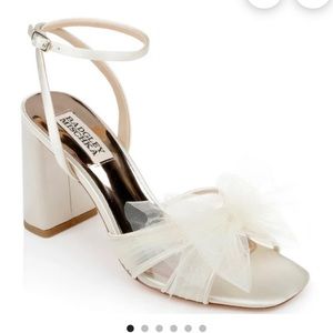 Badgley Mishka Tess Block Heel (8.5) in ivory